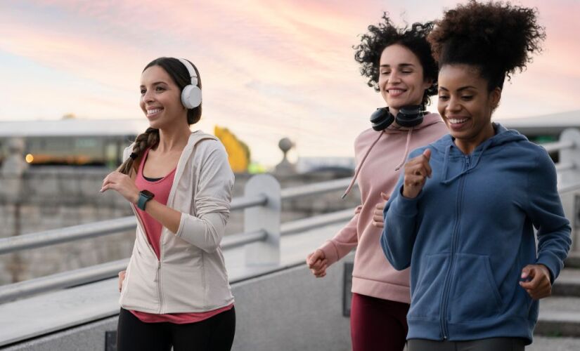 O hábito de caminhar durante 30 minutos todos os dias traz benefícios para a sua saúde 