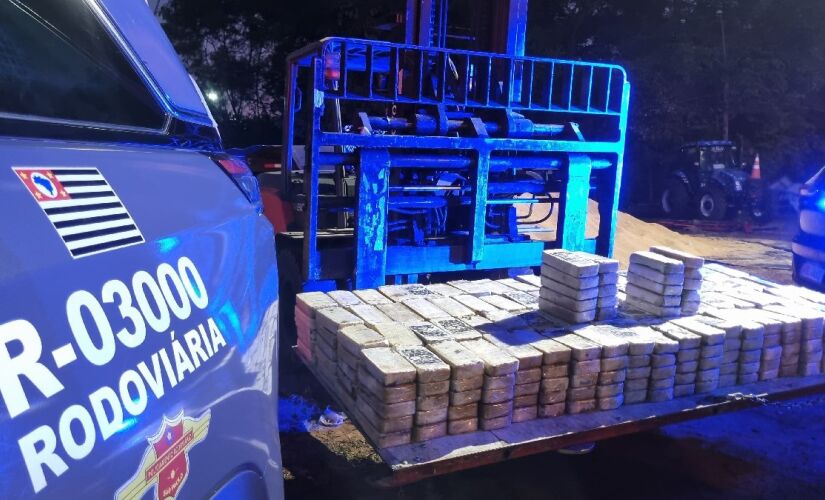 Droga estava escondida em meio a uma carga de soja