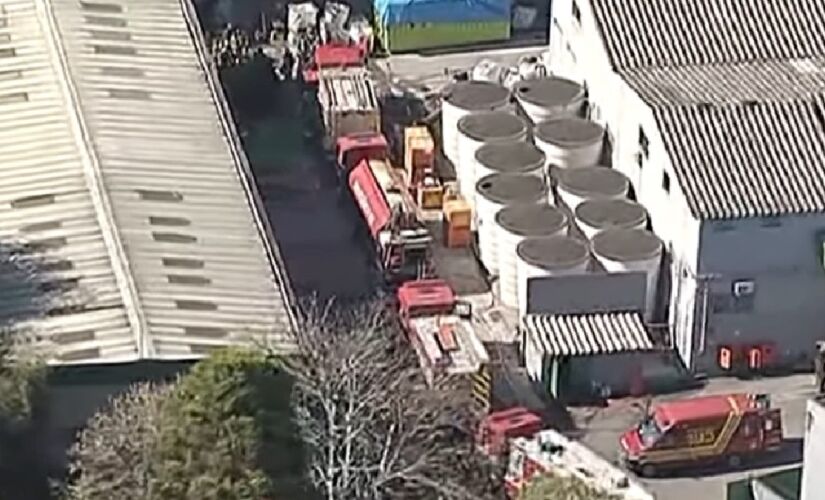 Três pessoas ficaram feridas após a explosão de uma máquina de reciclagem