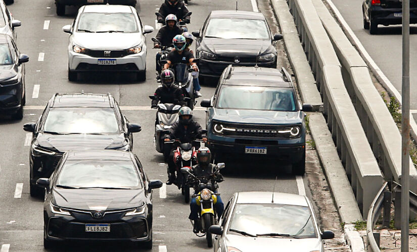 Aumento de mortes por moto ocorre em meio à disputa jurídica