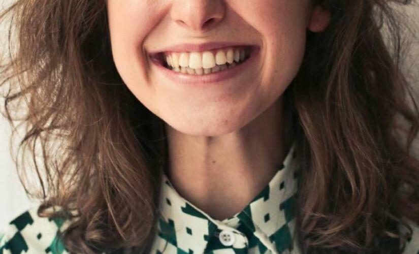 Alguns sorrisos enganam, enquanto outros transmitem emoções reais