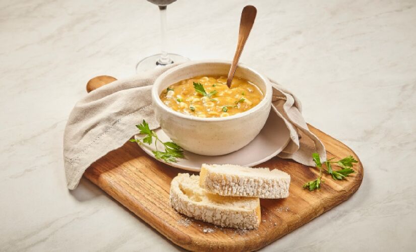 Pratos são preparados diariamente com ingredientes frescos e temperos selecionado