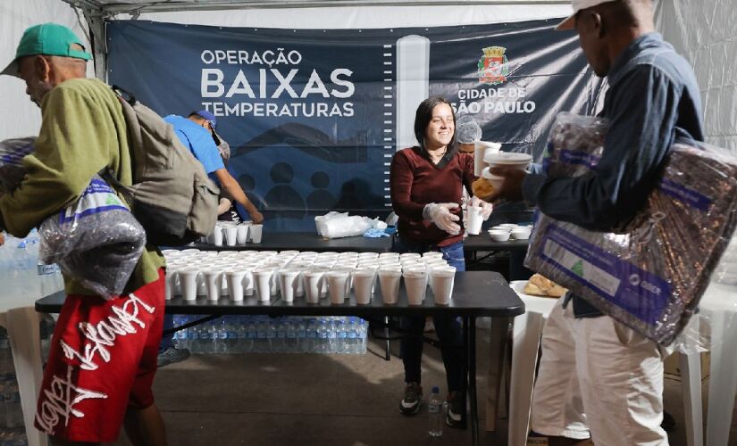 Atendimento nas tendas funciona das 18h à meia-noite sempre que a temperatura ou sensação térmica atinge 13°C