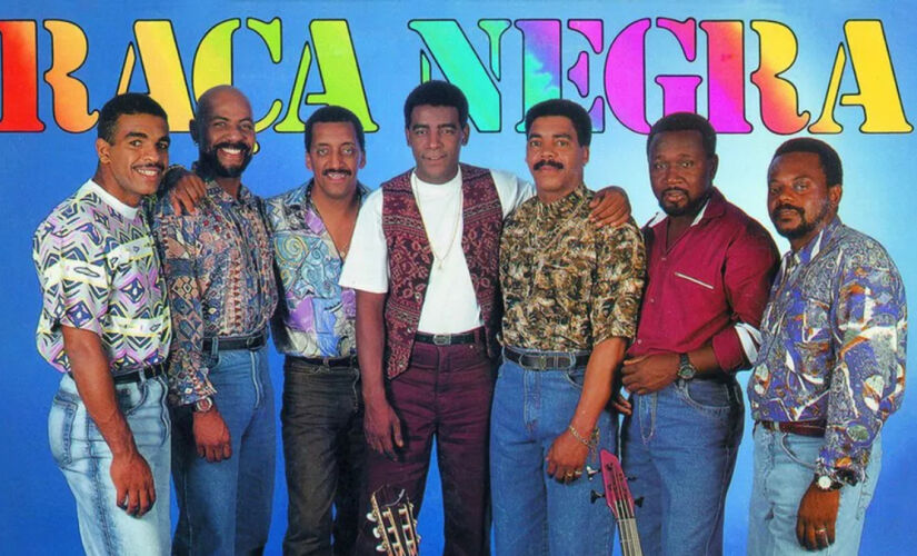 Raça Negra é um grupo de pagode famoso na década de 1990