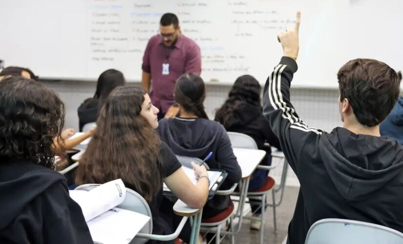 Carga horária mensal dos futuros professores poderá variar de acordo com as normas internas do Centro Paula Souza 