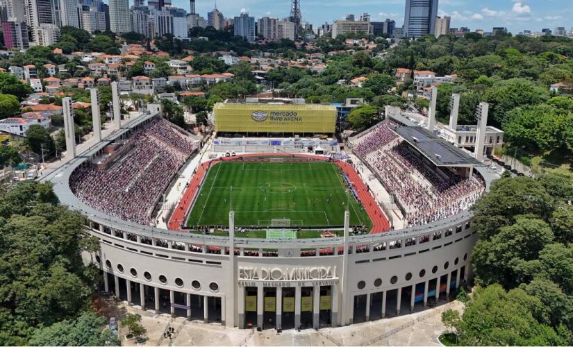 O estádio do Pacaembu é um dos lugares mais visitados pelos torcedores de diversas regiões