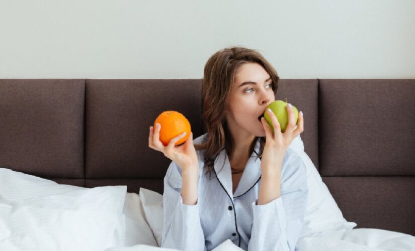 Especialista do sono revela a fruta que pode te ajudar a dormir mais rápido