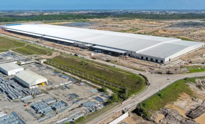 Primeiro galpão da BYD a ser inaugurado possui 156 mil m&#xB2;