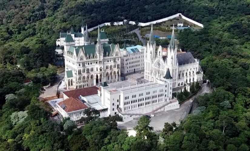 Essa basílica foi erguida recentemente e poucos conhecem sua imponência