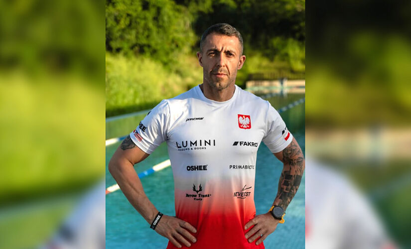 Jurand Czbanski já completou a natação e estava prestes a encerrar o ciclismo