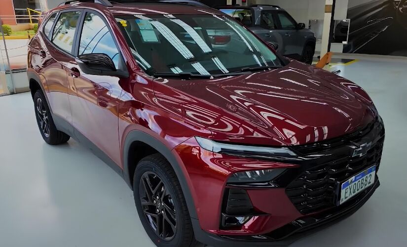 Por fora, destaque para o design dianteiro todo renovado, enquanto o interior ganhará painel com cockpit virtual 