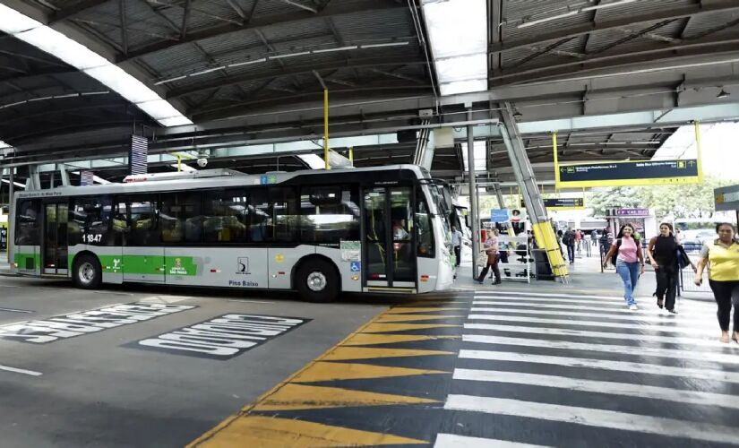 Na capital paulista, desde o dia 12 de junho, foram 421 ônibus danificados