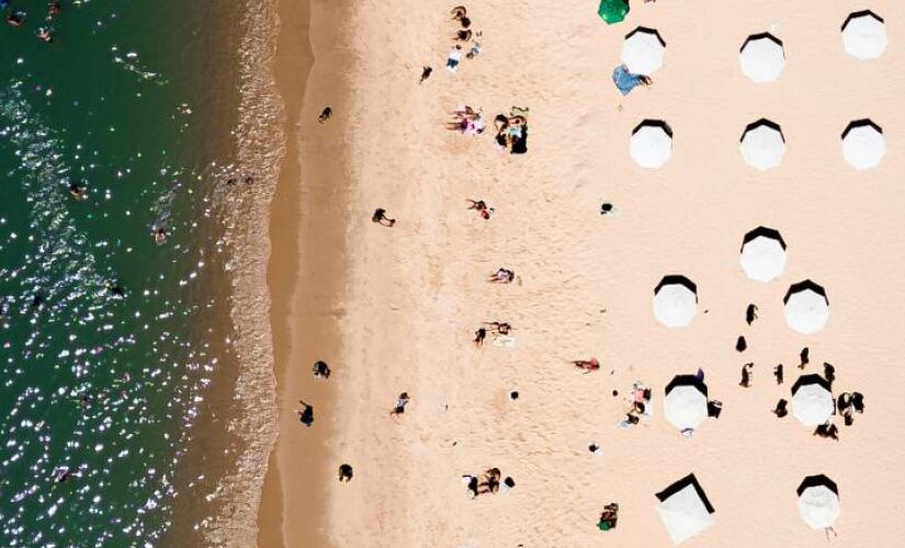 Destino possui belezas naturais, opções de caminhadas relaxantes e windsurf