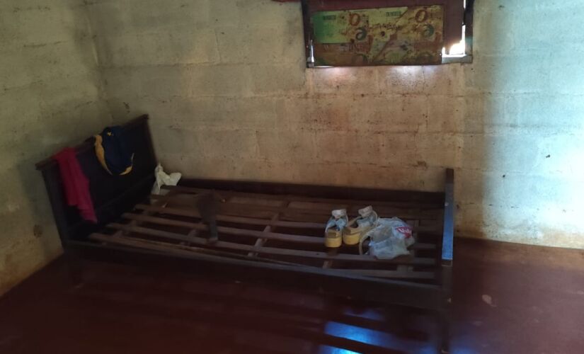 Além da ingestão da água contaminada, homem vivia em condições degradantes