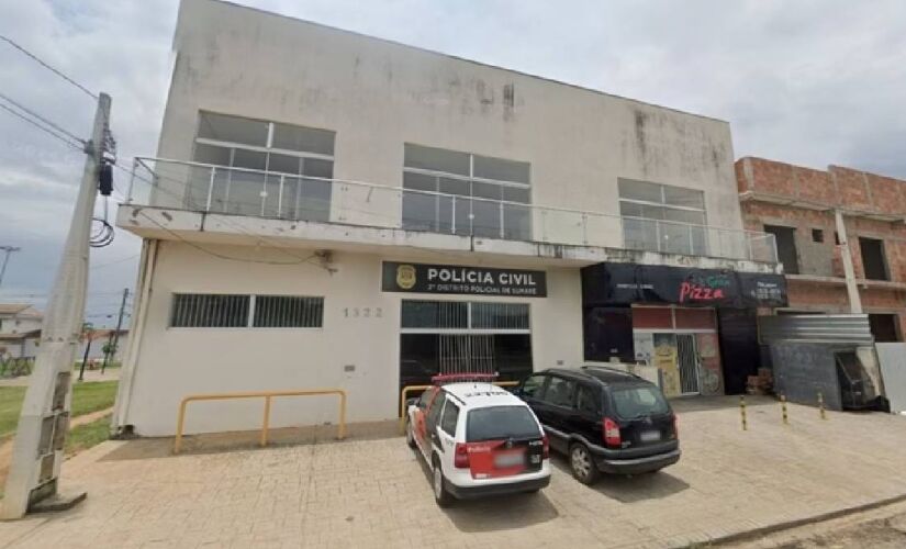 Policiais militares receberam uma denúncia anônima sobre um local em que supostamente ocorria prostituição