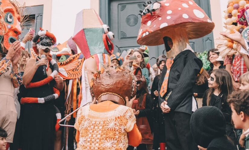 Programação resgata cultura de Cunha com personagens criados a partir de materiais reciclados e da natureza