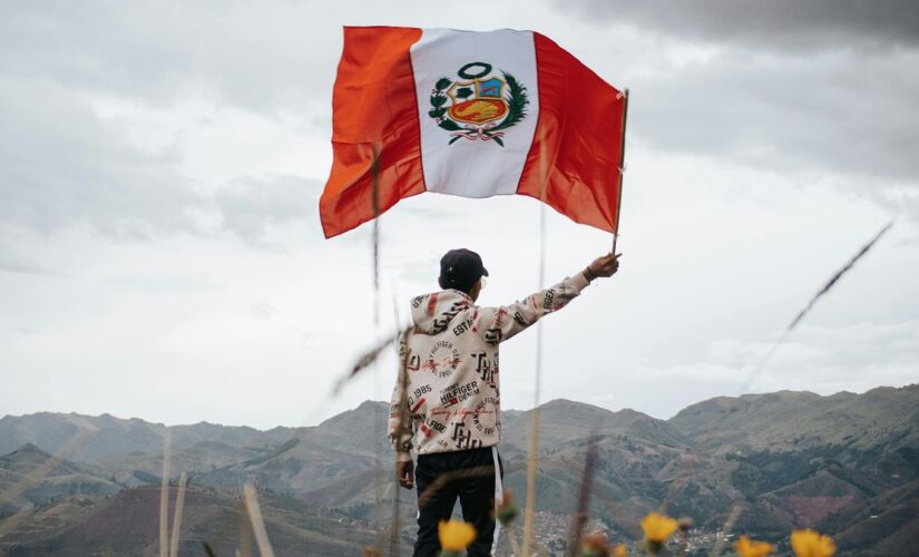 Entre os sítios históricos do Peru estão Peñico, Machu Picchu e Linhas de Nazca