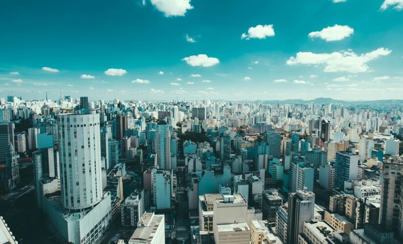Vida em grandes cidades está diretamente ligada ao risco de transtornos mentais
