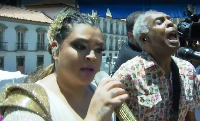 Preta Gil se apresentou ao lado do pai em Carnaval do Rio