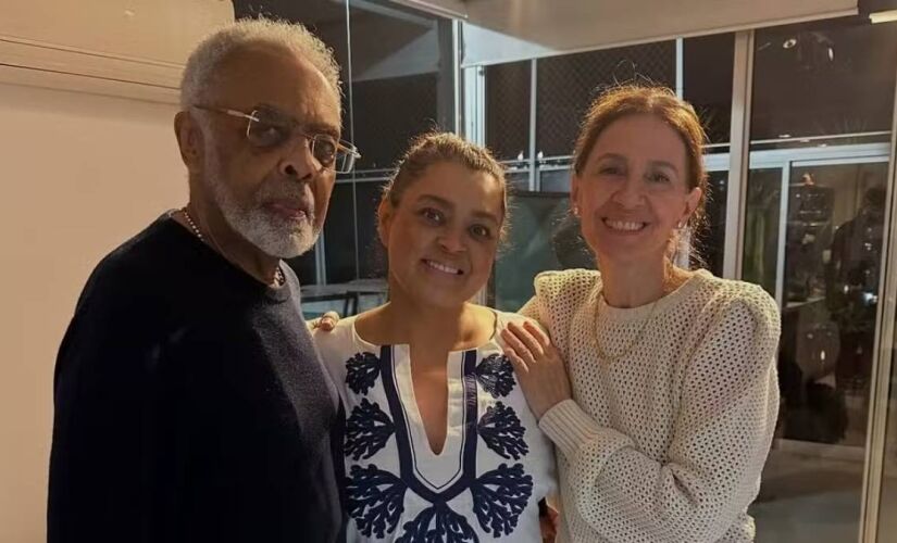 Nas redes sociais, o perfil de Gilberto Gil, pai da cantora, com a mulher dele, Flora Gil, divulgou uma nota de falecimento