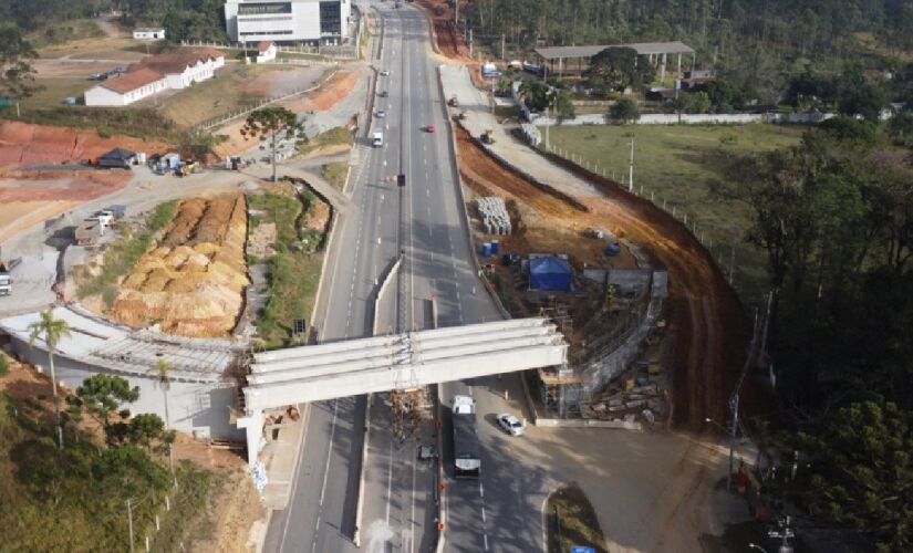 Foco da obra será a pavimentação do novo dispositivo de retorno, que está em construção no local