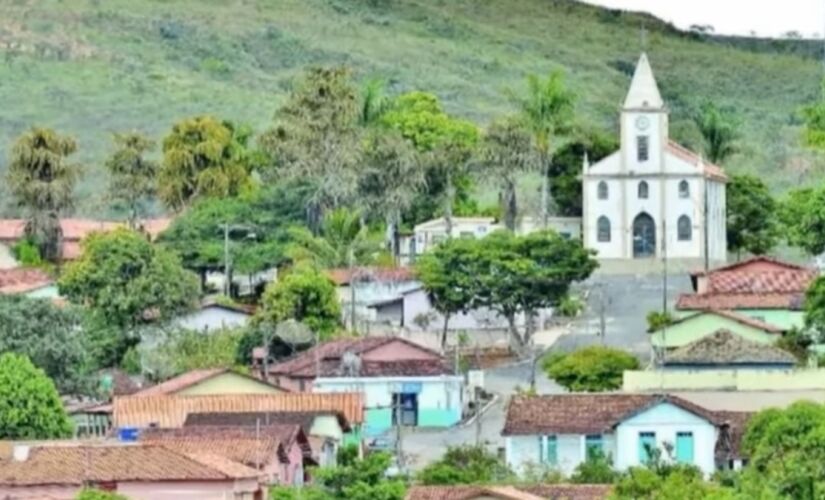 O município possui menos de 1000 habitantes