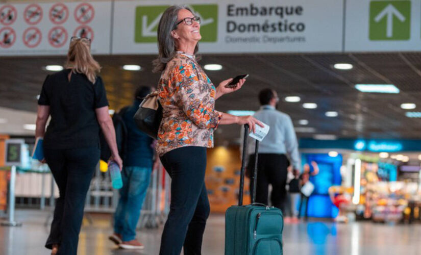 Passagens por R$200? Entenda como funciona o Voa Brasil e descubra quem pode embarcar nesse benefício exclusivo.