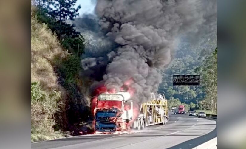 Acidente foi na rodovia Régis Bittencourt, na altura de Cajati, no interior de SP