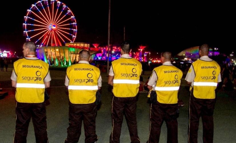 Vagas são para atuação em campo e no centro de controle do evento