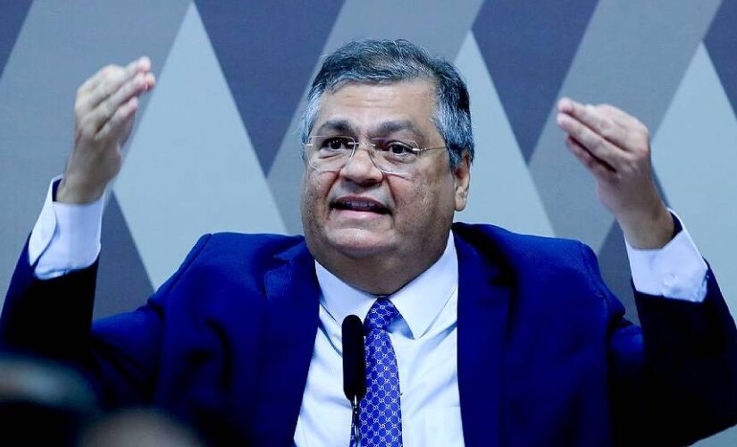 Flávio Dino afirma que ex-presidente atenta contra a soberania nacional