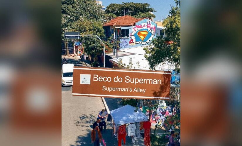 Nova campanha transforma ponto turístico com murais e espaço para fotos com o Supercão Krypto