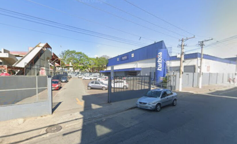 Homem morre com tiro na cabeça durante briga em supermercado