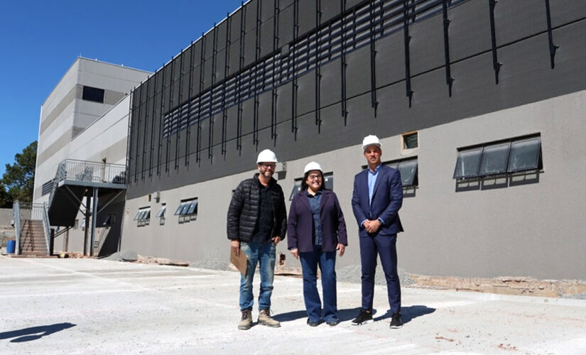 Prefeito de Taboão da Serra, na Grande São Paulo, Engenheiro Daniel (dir.), esteve em Pinhais, a cerca de 403 quilômetros, para conhecer as obras do novo Hospital e Maternidade da cidade
