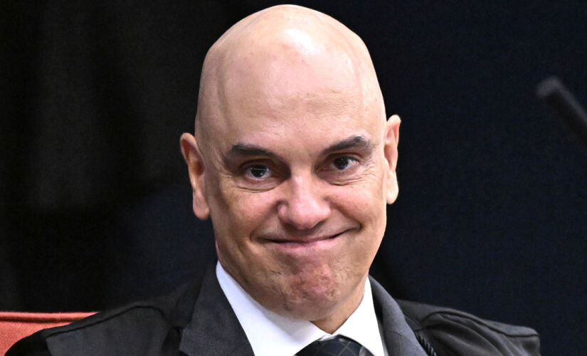 Ministro do Supremo Tribunal Federal mostrou o dedo do meio para torcedores