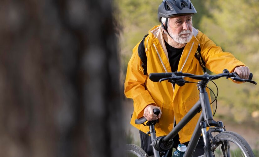 Novo estudo sugere que benefícios do ciclismo vão além da força muscular e atingem o sistema nervoso