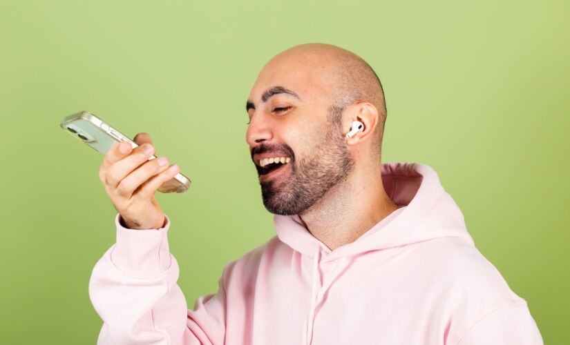 Truque simples para passar despercebido ao ouvir uma mensagem de áudio no WhatsApp