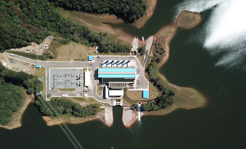  Sistema Cantareira opera com 35,7% da capacidade, o Alto Tietê com 30,3% e o Rio Claro com apenas 22,7%, o que acendeu o alerta das autoridades