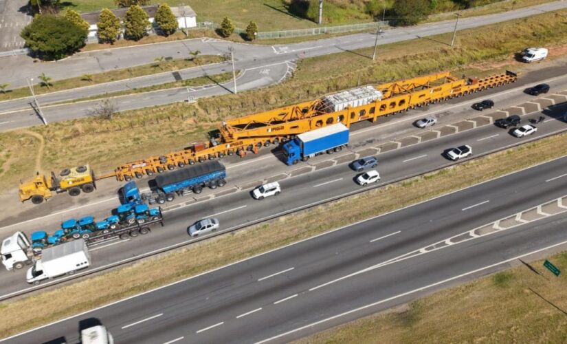 Problema mecânico adiou transporte da carga pela rodovia