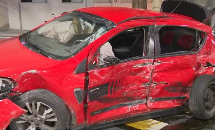 Motorista do veículo foi socorrido e levado ao pronto-socorro