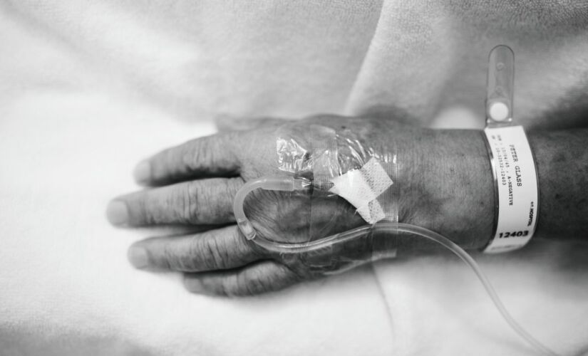 Entenda as fases que o corpo atravessa nos instantes finais da vida