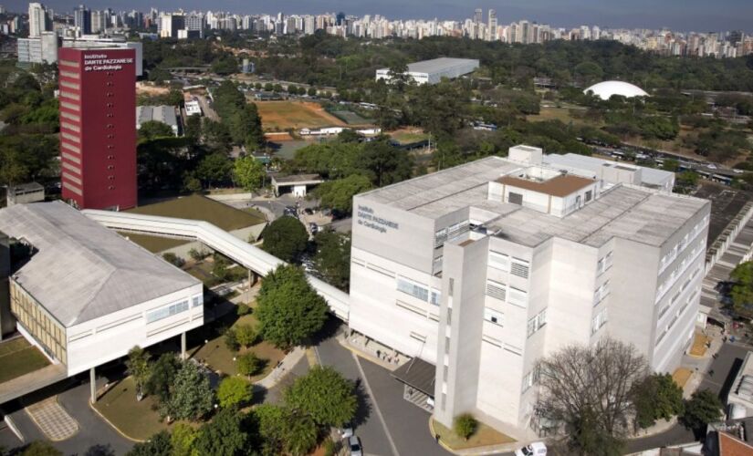 Hospital ativou 32 leitos para garantir o atendimento a esses pacientes