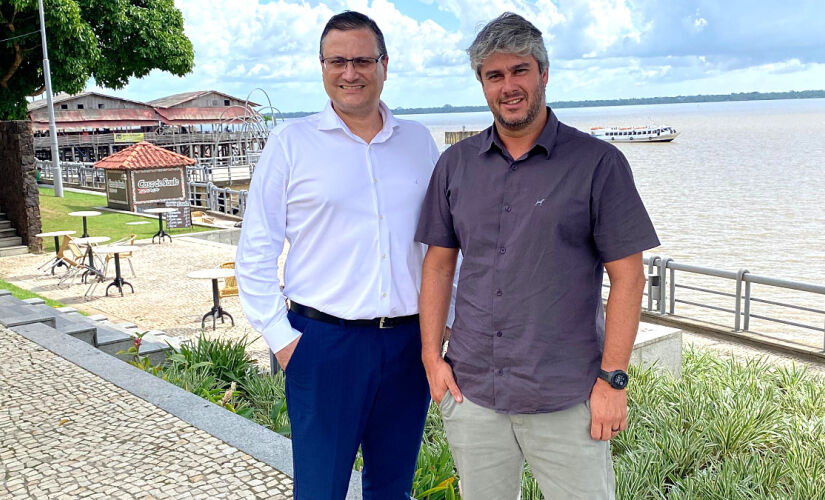 Diretor-presidente da Gazeta, Daniel Villaça (dir.) ao lado do diretor Hiram Baroli em Belém, no Pará