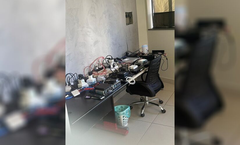 Polícia Civil apreendeu veículos de luxo e computadores usados no crime virtual