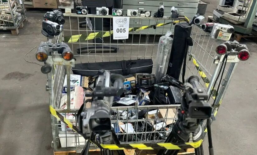 Máquinas, celulares, bicicletas e outros itens serão arrematados à vista