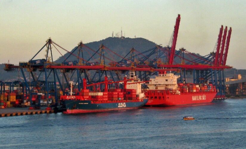 Esse porto é um dos 50 maiores do mundo