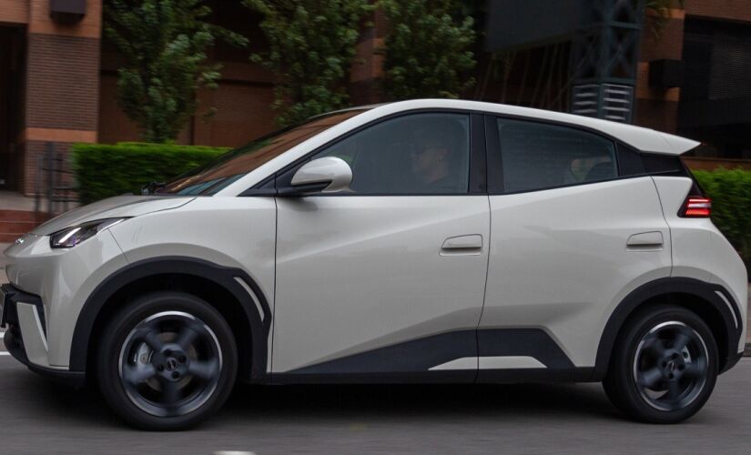 BYD Dolphin Mini foi veículo mais vendido em julho, com 3.010 unidades