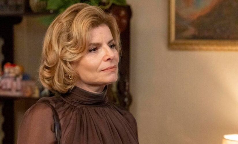 Nora de Odete Roitman (Débora Bloch) irá embora de festa e deixará o marido sozinho no local