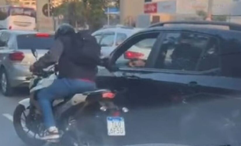 Motorista atira três vezes contra motoboy em tentativa de assalto