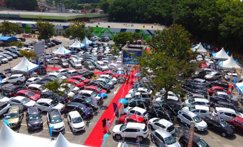 Feirão de veículos é organizado pela Empresa Cena Eventos