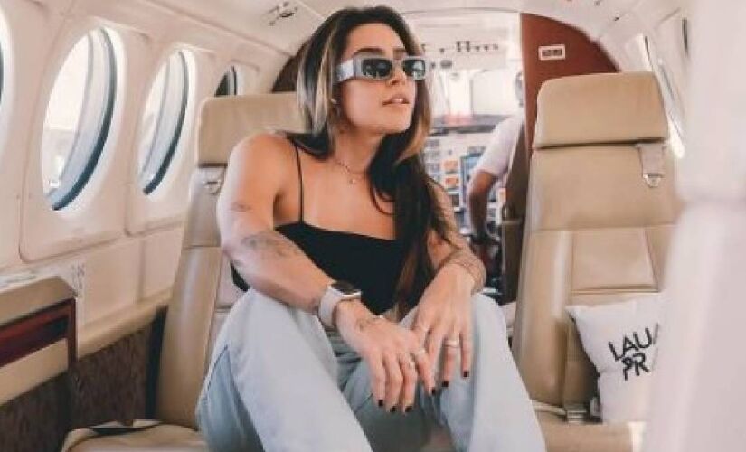 Em uma live nas redes sociais, ela se emocionou ao falar sobre o ocorrido